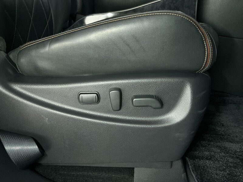 2019 Nissan Elgrand 350Highway Star Premium Urban Chrome (PE52)