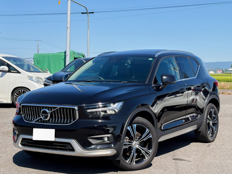 2019 VOLVO XC40 T4 AWD Momentum (XB420XC)