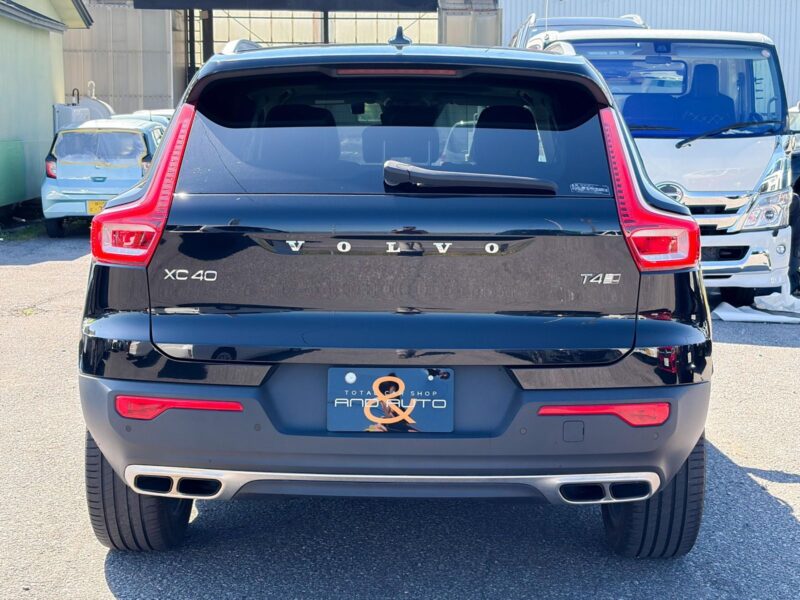 2019 VOLVO XC40 T4 AWD Momentum (XB420XC)