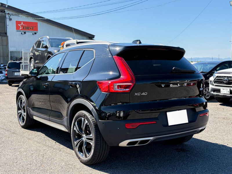 2019 VOLVO XC40 T4 AWD Momentum (XB420XC)