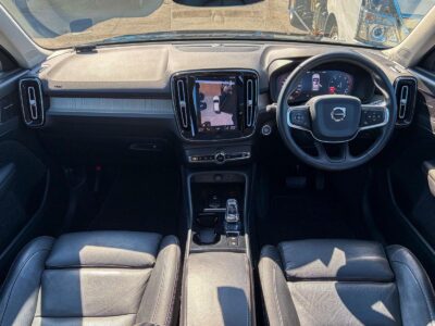 2019 VOLVO XC40 T4 AWD Momentum (XB420XC)