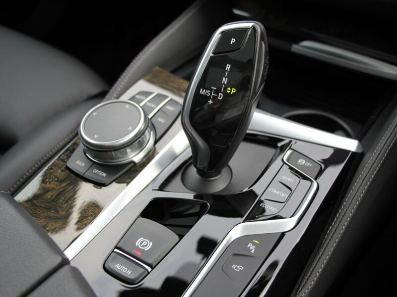 2019 BMW 530i Touring M Sport (ABA-JT20)