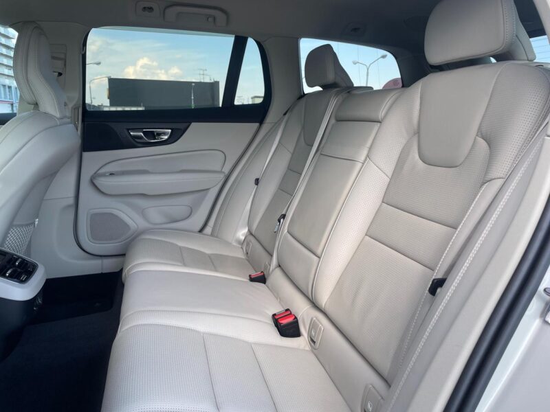 2019 Volvo V60 Cross Country T5 AWD PRO