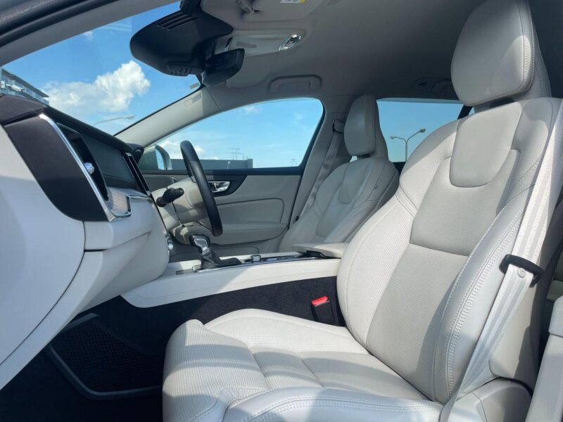 2019 Volvo V60 Cross Country T5 AWD PRO