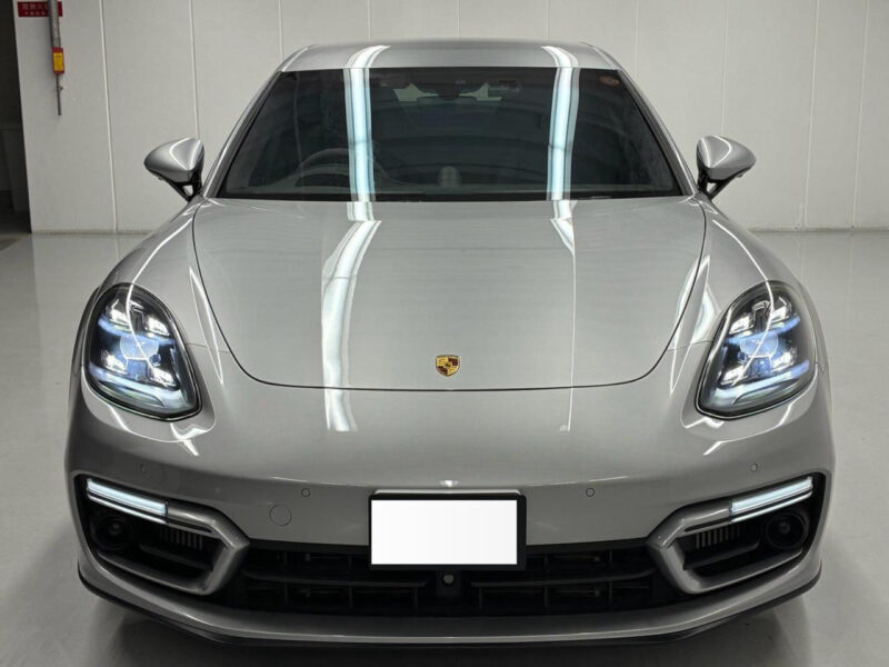 2020 Porsche Panamera GTS PDK