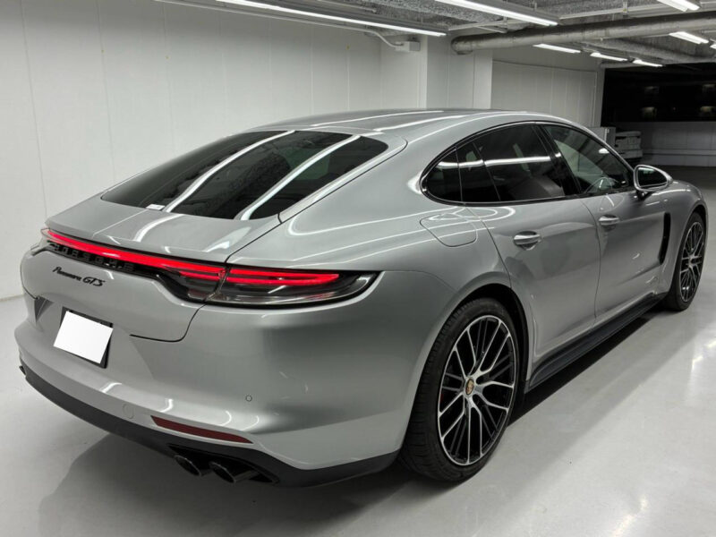 2020 Porsche Panamera GTS PDK