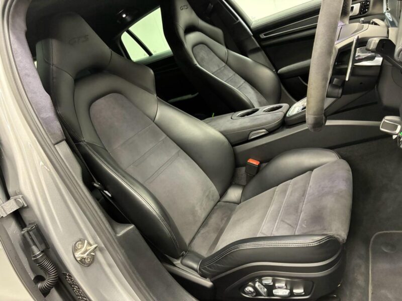 2020 Porsche Panamera GTS PDK