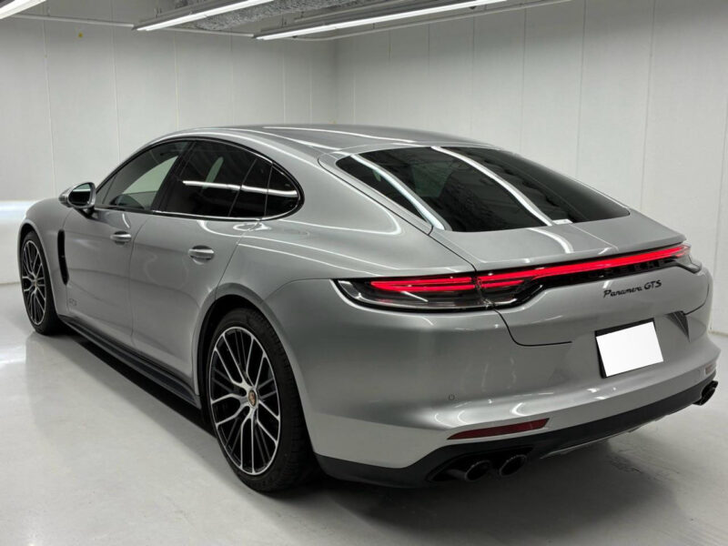 2020 Porsche Panamera GTS PDK