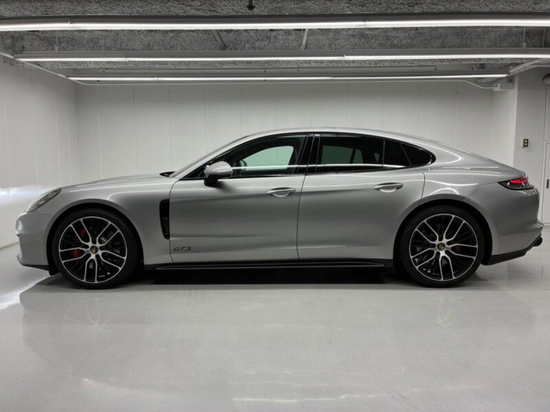 2020 Porsche Panamera GTS PDK