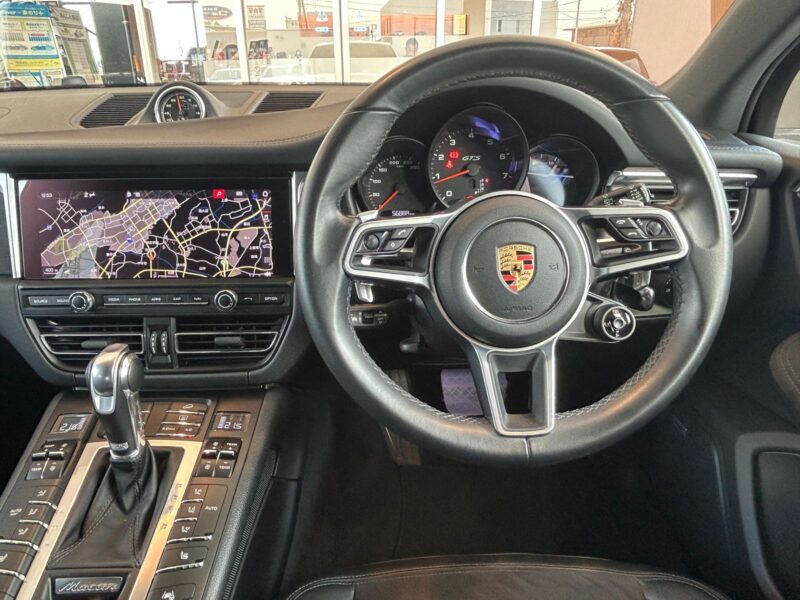 2020 Porsche Macan GTS PDK (J1L29)