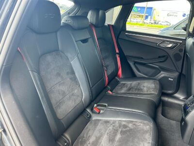 2020 Porsche Macan GTS PDK (J1L29)