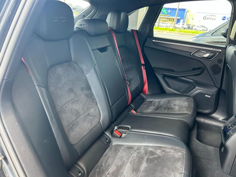2020 Porsche Macan GTS PDK (J1L29)