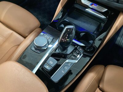 2019/12 BMW X4 M40i (3BA-2V30)