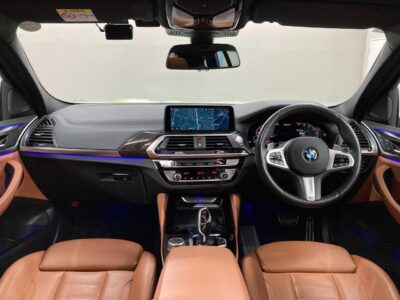 2019/12 BMW X4 M40i (3BA-2V30)
