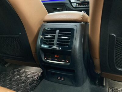 2019/12 BMW X4 M40i (3BA-2V30)