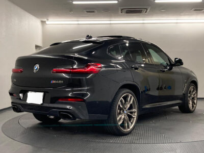 2019/12 BMW X4 M40i (3BA-2V30)
