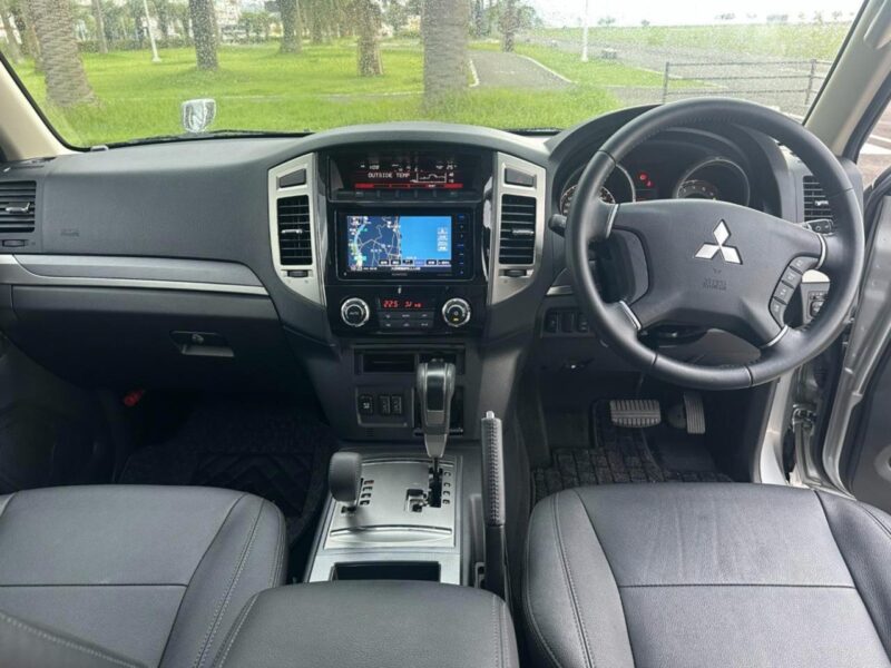 2019 Mitsubishi Pajero Final Edition - 700-Unit Limited Car (LDA-V98W)