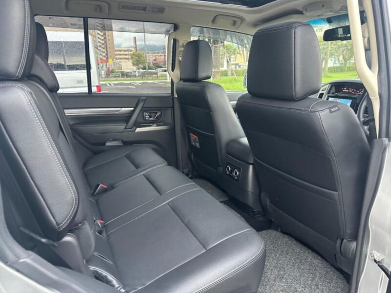 2019 Mitsubishi Pajero Final Edition - 700-Unit Limited Car (LDA-V98W)