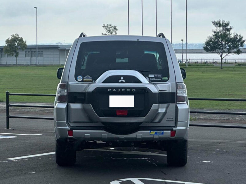 2019 Mitsubishi Pajero Final Edition - 700-Unit Limited Car (LDA-V98W)