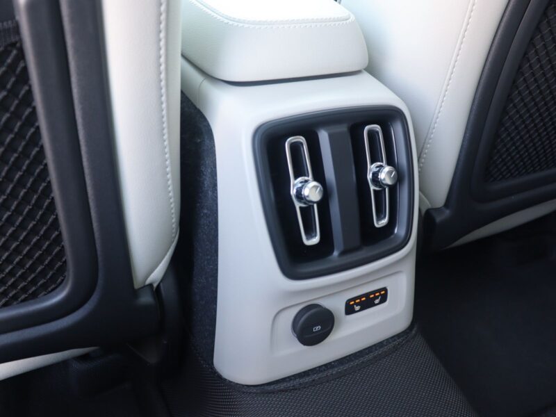 2020 VOLVO XC40 Recharge Plug In Hybrid T5 Inscription (5LA-XB3154XCP)