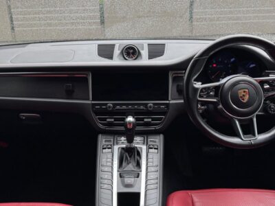 2020 Porsche Macan GTS (3BA-J1L29)