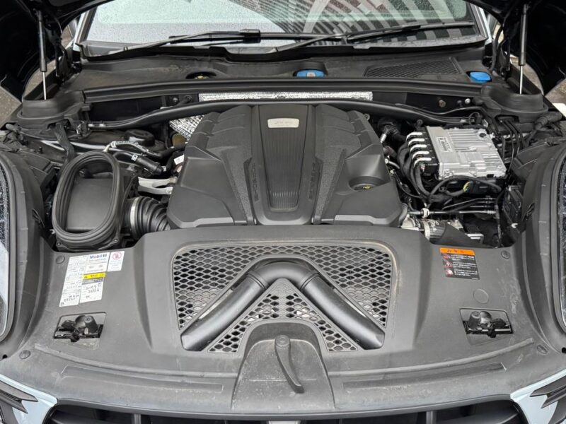 2020 Porsche Macan GTS (3BA-J1L29)