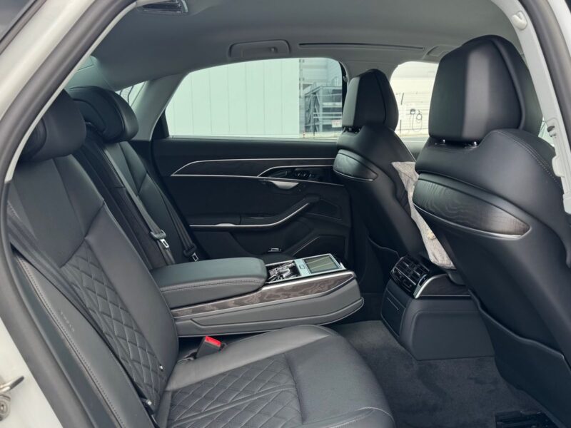 2021 AUDI A8 55TFSI Quattro (3AA-F8CZSF)