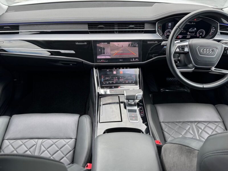 2021 AUDI A8 55TFSI Quattro (3AA-F8CZSF)