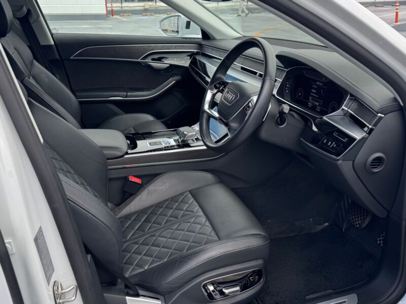 2021 AUDI A8 55TFSI Quattro (3AA-F8CZSF)