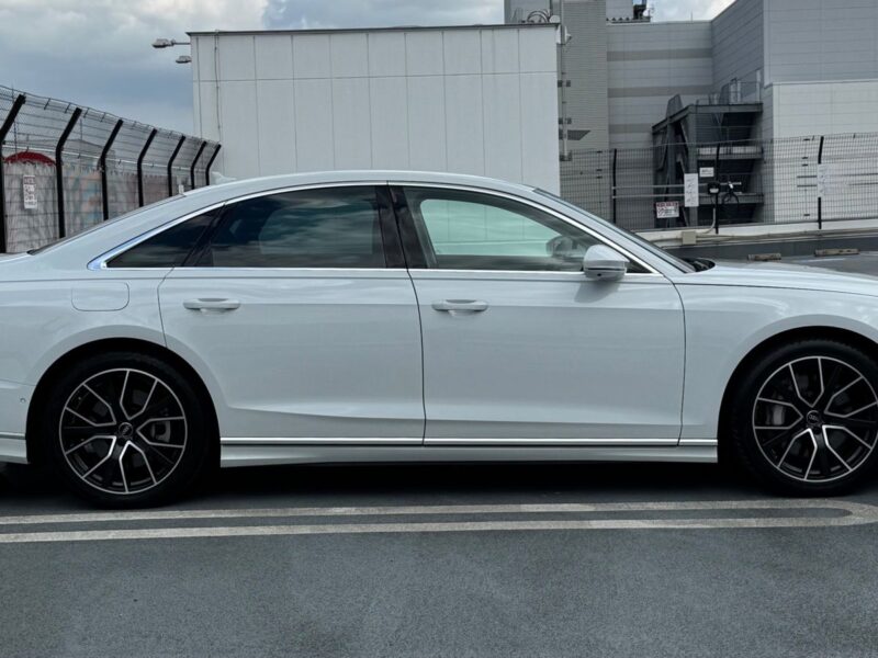 2021 AUDI A8 55TFSI Quattro (3AA-F8CZSF)