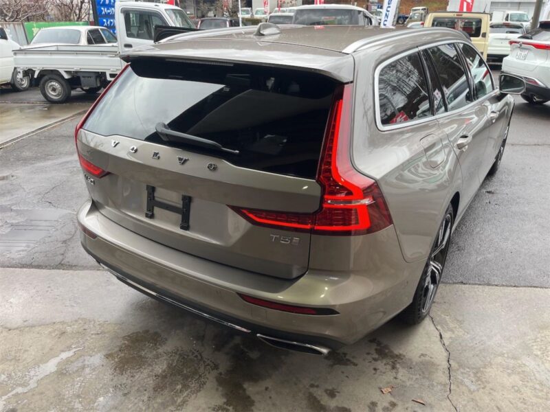2020 VOLVO V60 T5 INSCRIPTION (DBA-ZB420)