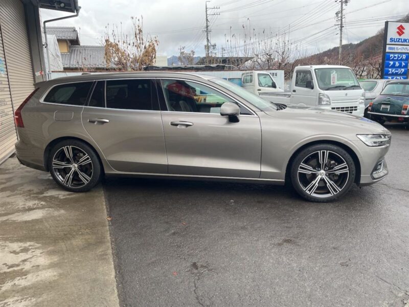 2020 VOLVO V60 T5 INSCRIPTION (DBA-ZB420)