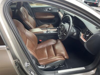 2020 VOLVO V60 T5 INSCRIPTION (DBA-ZB420)