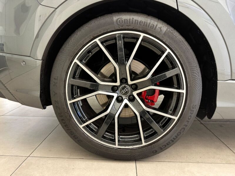 2023 AUDI SQ8 (3BA-F1DWRA)