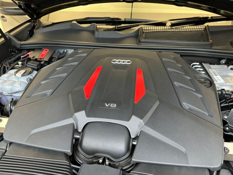 2023 AUDI SQ8 (3BA-F1DWRA)