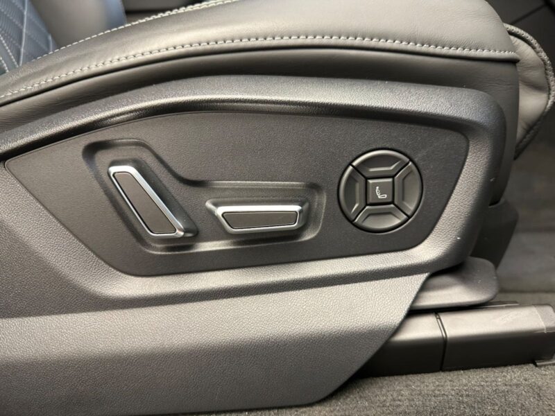 2023 AUDI SQ8 (3BA-F1DWRA)