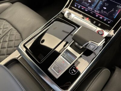 2023 AUDI SQ8 (3BA-F1DWRA)