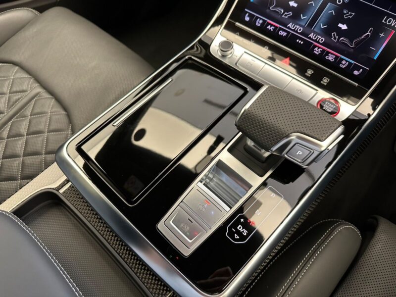 2023 AUDI SQ8 (3BA-F1DWRA)